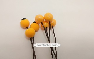 Нежные декоративные ягодки для творческих работ из легкого пластилина